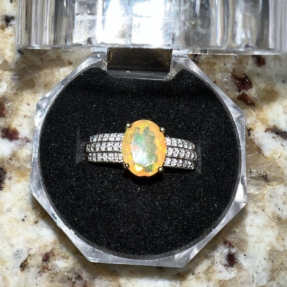 10k Gold Opal Ring - Picture 1 of 8